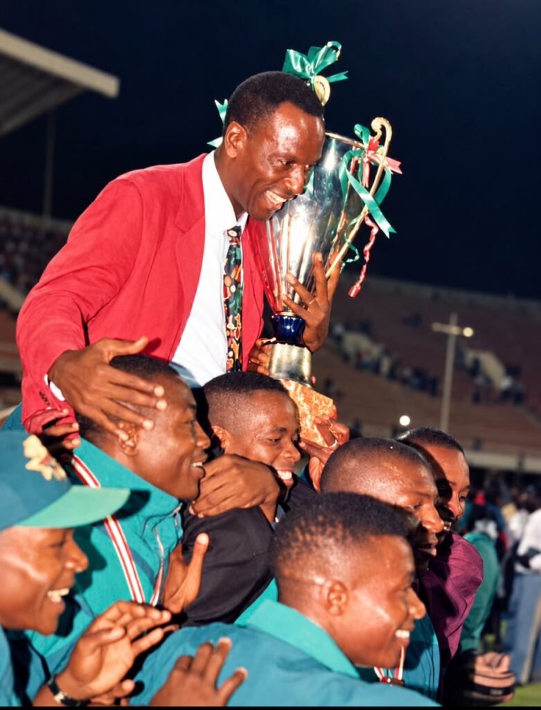 JEAN MANGA ONGUÉNÉ ET LES OUBLIÉS DU SACRE JUNIOR DE 1995 : CES LIONCEAUX QUI ONT FAÇONNÉ L&rsquo;HISTOIRE DES LIONS INDOMPTABLES